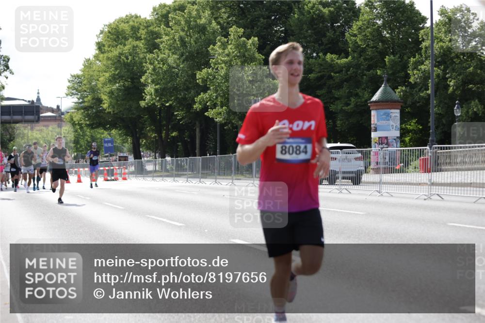 29.06.2025 - hella hamburg halbmarathon Jannik Wohlers http://msf.ph/oto/8197656 29.06.2025 09:47:13 Lombardsbrücke 1217, 2404, 2851, 5923, 8084, 8395, 9171, 10968, 11019, 11559, 12704, 12751, 13029, 13419, 14459, 16123, 17154, 18419, 18689 meine-sportfotos.de