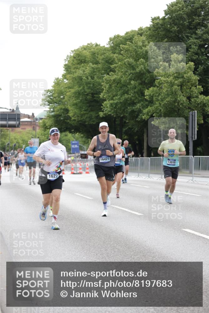 29.06.2025 - hella hamburg halbmarathon Jannik Wohlers http://msf.ph/oto/8197683 29.06.2025 10:24:54 Lombardsbrücke 1627, 2000, 2278, 3920, 3961, 3963, 5564, 5814, 6869, 8083, 8962, 9927, 11157, 11921, 13510, 14086, 15016, 15119, 15679, 16421, 16422 meine-sportfotos.de