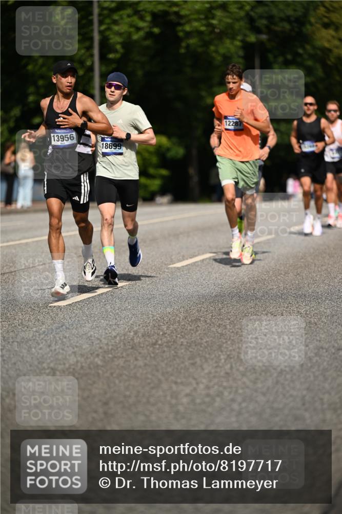 29.06.2025 - hella hamburg halbmarathon Dr. Thomas Lammeyer http://msf.ph/oto/8197717 29.06.2025 09:47:59 Kennedybrücke 1065, 2021, 2879, 3201, 3845, 4678, 5367, 6619, 7349, 8473, 8731, 10156, 10848 meine-sportfotos.de