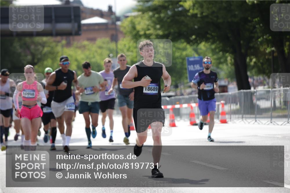 29.06.2025 - hella hamburg halbmarathon Jannik Wohlers http://msf.ph/oto/8197731 29.06.2025 09:47:14 Lombardsbrücke 1217, 2404, 2851, 5923, 8084, 8395, 8901, 9171, 10968, 11019, 11559, 12704, 12751, 13029, 13419, 14459, 16123, 17154, 18419, 18689 meine-sportfotos.de