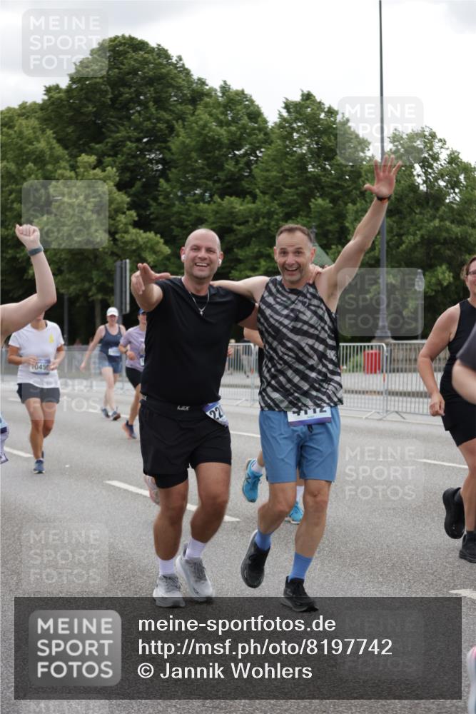 29.06.2025 - hella hamburg halbmarathon Jannik Wohlers http://msf.ph/oto/8197742 29.06.2025 11:14:56 Lombardsbrücke 2283, 2334, 2368, 2377, 2392, 2472, 2476, 3603, 3902, 3973, 3974, 4112, 4276, 4280, 5960, 6292, 6810, 6904, 7060, 7076, 7372, 7420, 7655, 7683, 7697, 8776, 8979, 8988, 9308, 9859, 10018, 10101, 10201, 10456, 11061, 12405, 12825, 12925, 12926, 13067, 13476, 13938, 14161, 14187, 15052, 15080, 15200, 15634, 16444, 17209, 18553, 18968 meine-sportfotos.de