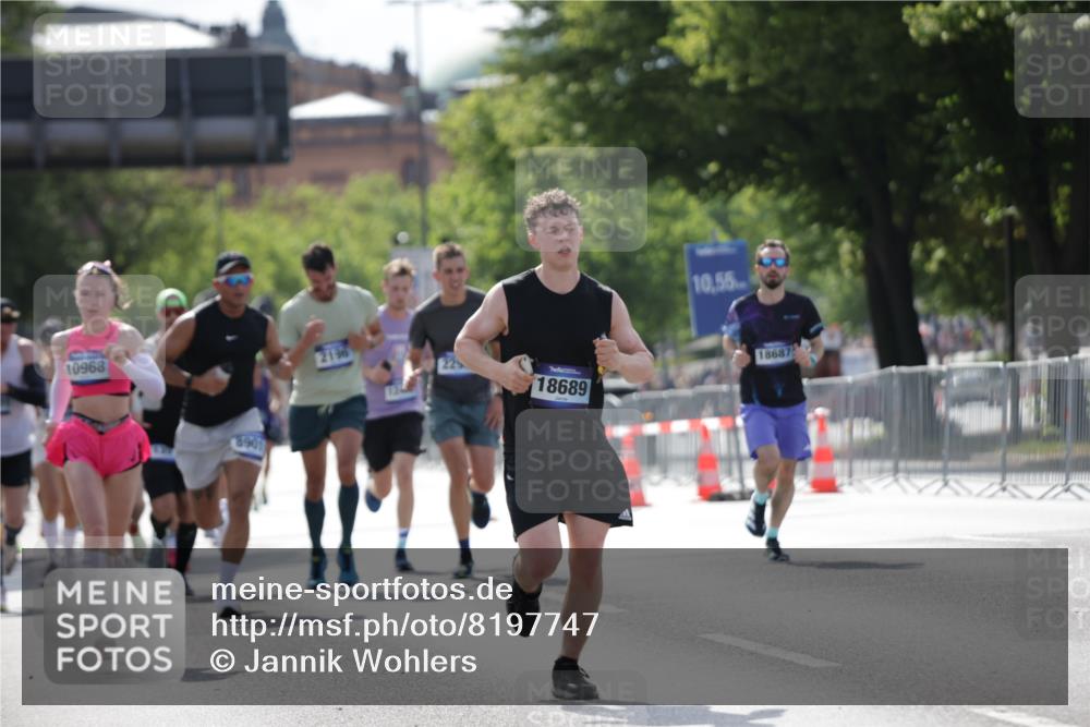 29.06.2025 - hella hamburg halbmarathon Jannik Wohlers http://msf.ph/oto/8197747 29.06.2025 09:47:14 Lombardsbrücke 1217, 2404, 2851, 5923, 8084, 8395, 8901, 9171, 10968, 11019, 11559, 12704, 12751, 13029, 13419, 14459, 16123, 17154, 18419, 18689 meine-sportfotos.de