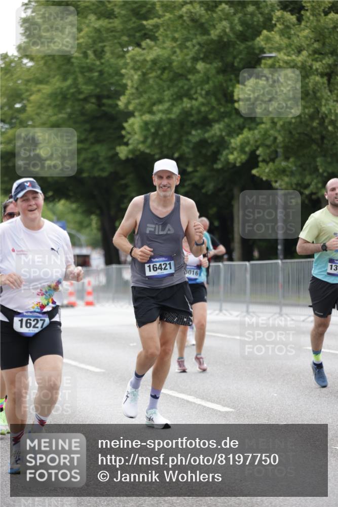 29.06.2025 - hella hamburg halbmarathon Jannik Wohlers http://msf.ph/oto/8197750 29.06.2025 10:24:54 Lombardsbrücke 1627, 2000, 2278, 3920, 3961, 3963, 5564, 5814, 6869, 8083, 8962, 9927, 11157, 11921, 13510, 14086, 15016, 15119, 15679, 16421, 16422 meine-sportfotos.de