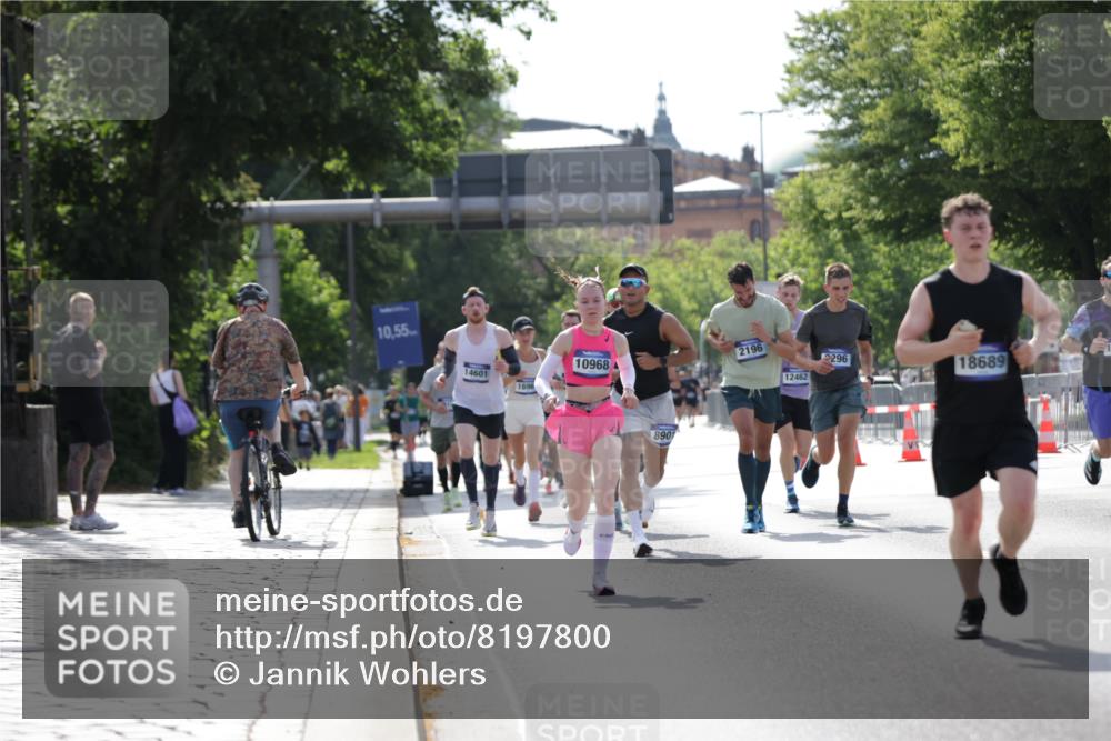 29.06.2025 - hella hamburg halbmarathon Jannik Wohlers http://msf.ph/oto/8197800 29.06.2025 09:47:15 Lombardsbrücke 1217, 2196, 2296, 2404, 2851, 5923, 8084, 8395, 8901, 9171, 10968, 11019, 11559, 12704, 12751, 13029, 13419, 13514, 14459, 14601, 16123, 17154, 18419, 18689 meine-sportfotos.de