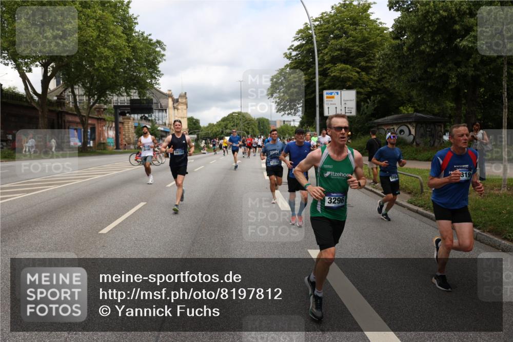 29.06.2025 - hella hamburg halbmarathon Yannick Fuchs http://msf.ph/oto/8197812 29.06.2025 10:44:29 20KM 1119, 1216, 1321, 1399, 1507, 1630, 2020, 2234, 3296, 3852, 3947, 4127, 4346, 4933, 5115, 5894, 6662, 6712, 6795, 7176, 7583, 7930, 7932, 8153, 8313, 8572, 8657, 8704, 9303, 10371, 10750, 11356, 11455, 11607, 12235, 12527, 12624, 13008, 13282, 13609, 13758, 13812, 14034, 14257, 15803, 15950, 16000, 16242, 16716, 16732, 16806, 16887, 17247, 17319, 17384, 18066, 18228, 18229, 18370, 18451, 18499, 18657, 18658, 18811, 18884 meine-sportfotos.de
