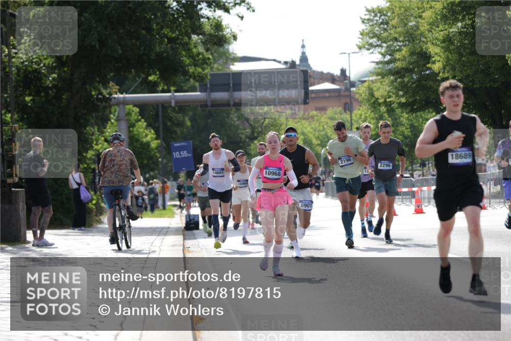 29.06.2025 - hella hamburg halbmarathon Jannik Wohlers http://msf.ph/oto/8197815 29.06.2025 09:47:15 Lombardsbrücke 1217, 2196, 2296, 2404, 2851, 5923, 8084, 8395, 8901, 9171, 10968, 11019, 11559, 12704, 12751, 13029, 13419, 13514, 14459, 14601, 16123, 17154, 18419, 18689 meine-sportfotos.de