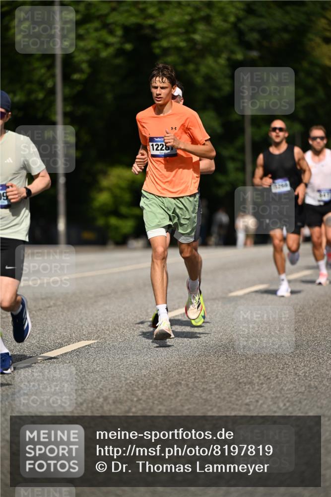 29.06.2025 - hella hamburg halbmarathon Dr. Thomas Lammeyer http://msf.ph/oto/8197819 29.06.2025 09:48:00 Kennedybrücke 1065, 2021, 2879, 3201, 3845, 4678, 5367, 6619, 7349, 8473, 8731, 10156, 10848 meine-sportfotos.de