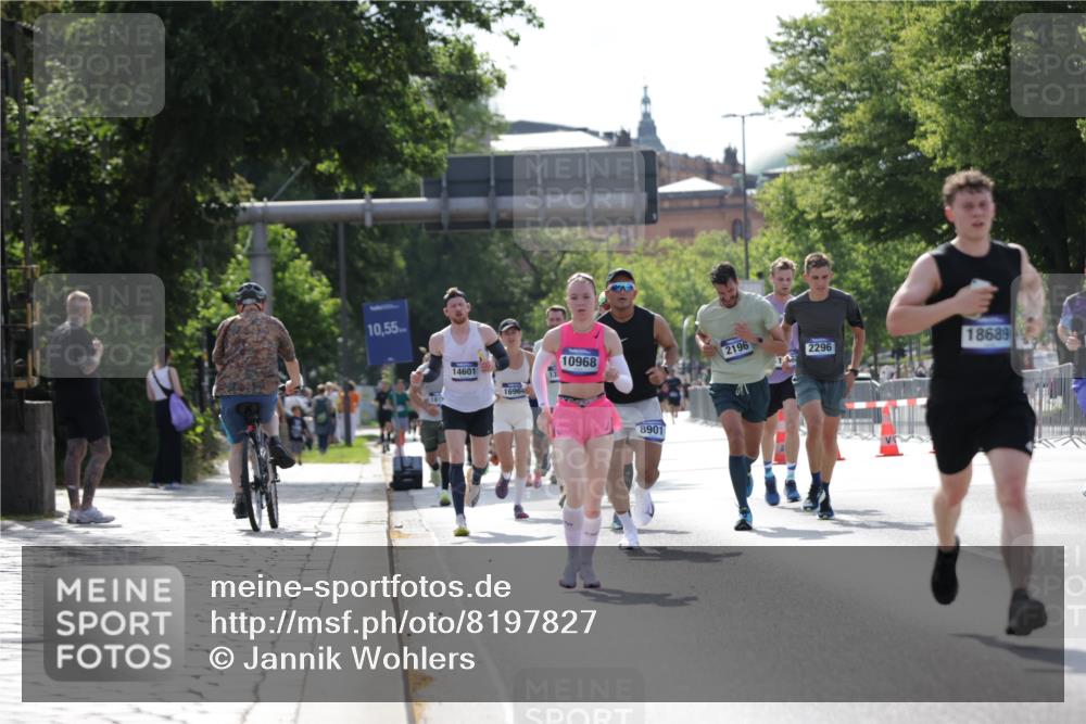 29.06.2025 - hella hamburg halbmarathon Jannik Wohlers http://msf.ph/oto/8197827 29.06.2025 09:47:16 Lombardsbrücke 1217, 2196, 2296, 2404, 2851, 5923, 8084, 8395, 8901, 10968, 11019, 11559, 12462, 12704, 12751, 13029, 13419, 13514, 14459, 14601, 16123, 16964, 17154, 18419, 18687, 18689 meine-sportfotos.de