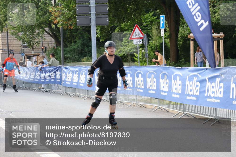 29.06.2025 - hella hamburg halbmarathon Strokosch-Dieckow http://msf.ph/oto/8197839 29.06.2025 09:44:22 Ziel 20184, 20287, 20495, 20496, 20535 meine-sportfotos.de