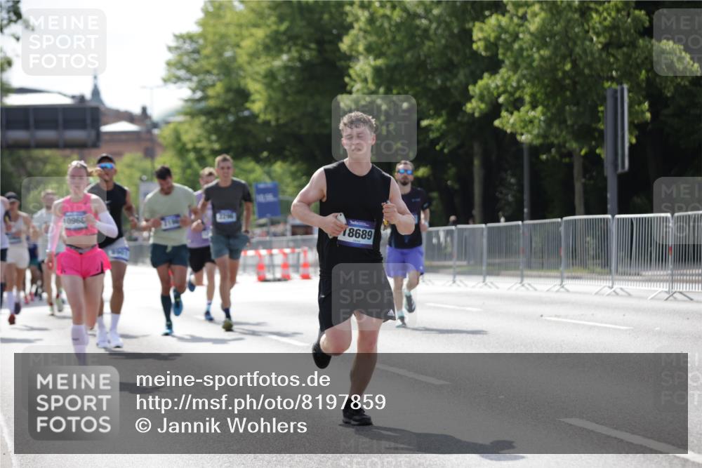 29.06.2025 - hella hamburg halbmarathon Jannik Wohlers http://msf.ph/oto/8197859 29.06.2025 09:47:16 Lombardsbrücke 1217, 2196, 2296, 2404, 2851, 5923, 8084, 8395, 8901, 10968, 11019, 11559, 12462, 12704, 12751, 13029, 13419, 13514, 14459, 14601, 16123, 16964, 17154, 18419, 18687, 18689 meine-sportfotos.de
