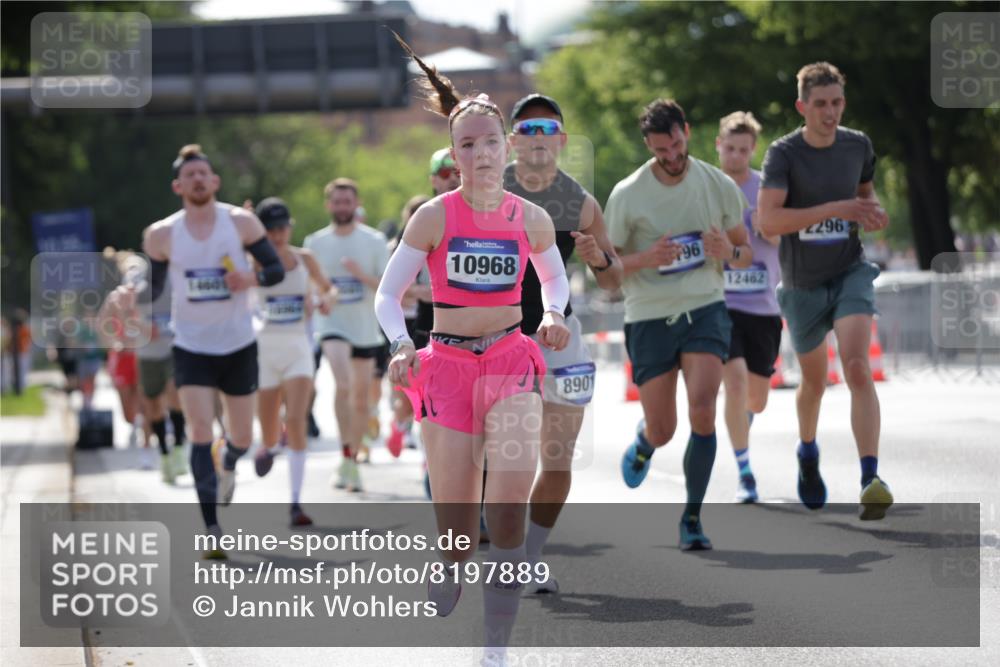 29.06.2025 - hella hamburg halbmarathon Jannik Wohlers http://msf.ph/oto/8197889 29.06.2025 09:47:18 Lombardsbrücke 1217, 2196, 2296, 2404, 2851, 5092, 5923, 8084, 8395, 8901, 10968, 11019, 11559, 12462, 12751, 13029, 13419, 13514, 14601, 16123, 16964, 17154, 18419, 18687, 18689 meine-sportfotos.de