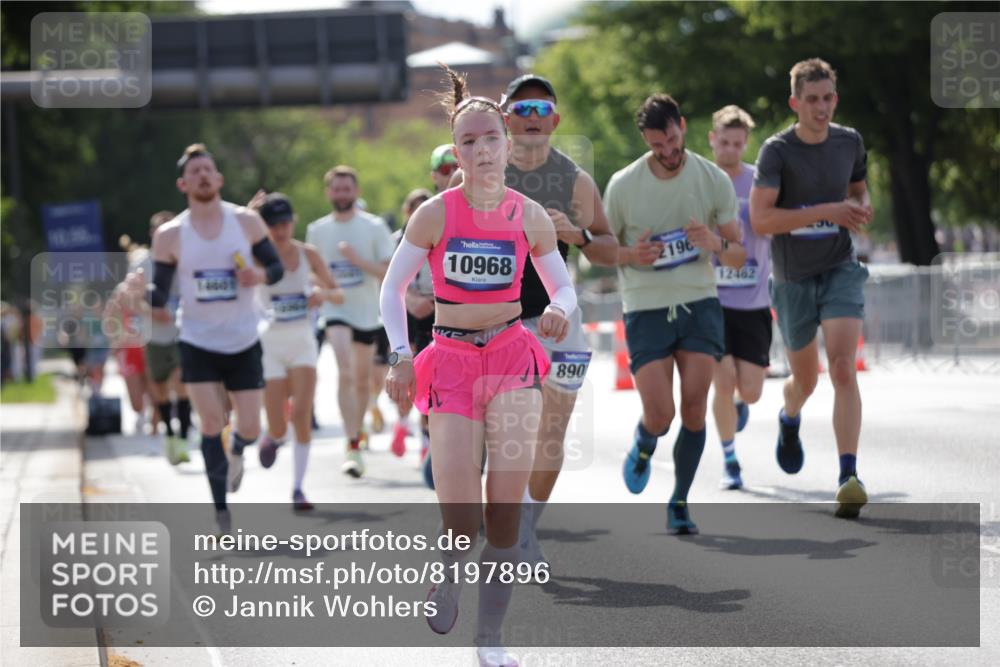 29.06.2025 - hella hamburg halbmarathon Jannik Wohlers http://msf.ph/oto/8197896 29.06.2025 09:47:18 Lombardsbrücke 1217, 2196, 2296, 2404, 2851, 5092, 5923, 8084, 8395, 8901, 10968, 11019, 11559, 12462, 12751, 13029, 13419, 13514, 14601, 16123, 16964, 17154, 18419, 18687, 18689 meine-sportfotos.de