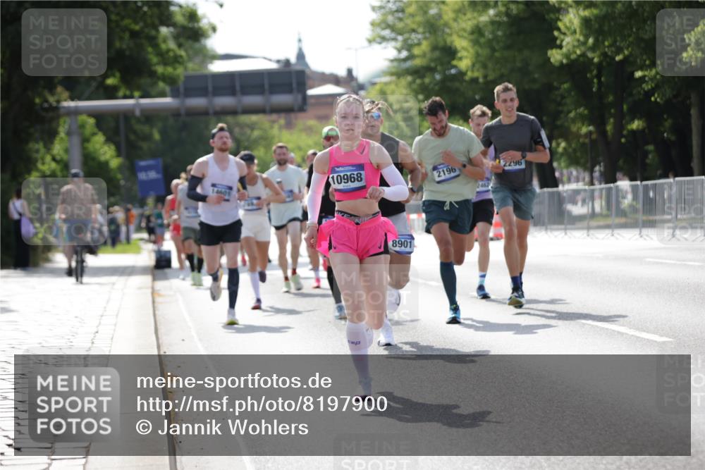 29.06.2025 - hella hamburg halbmarathon Jannik Wohlers http://msf.ph/oto/8197900 29.06.2025 09:47:18 Lombardsbrücke 1217, 2196, 2296, 2404, 2851, 5092, 5923, 8084, 8395, 8901, 10968, 11019, 11559, 12462, 12751, 13029, 13419, 13514, 14601, 16123, 16964, 17154, 18419, 18687, 18689 meine-sportfotos.de