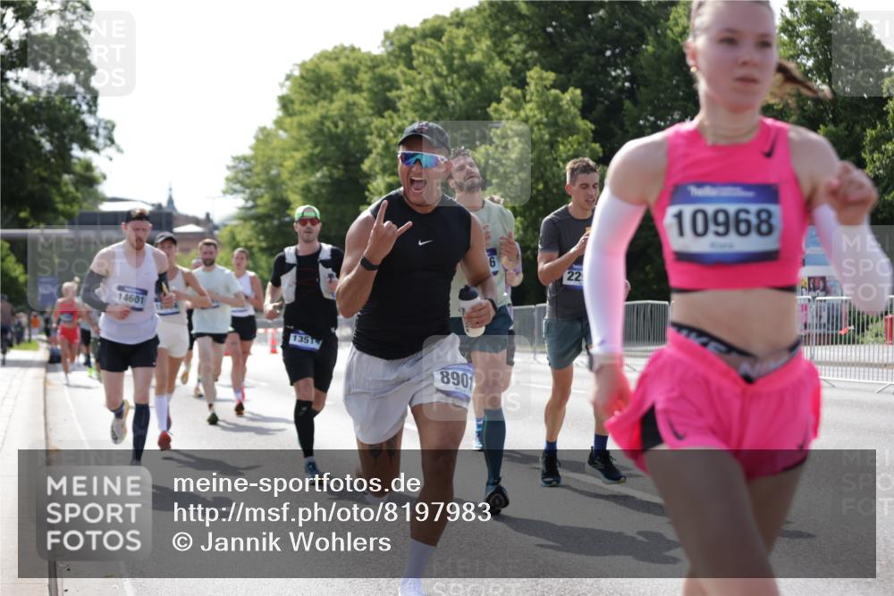 29.06.2025 - hella hamburg halbmarathon Jannik Wohlers http://msf.ph/oto/8197983 29.06.2025 09:47:21 Lombardsbrücke 1164, 1217, 2196, 2296, 2404, 2851, 5092, 5923, 8084, 8395, 8901, 10968, 11019, 11559, 12462, 12751, 13029, 13419, 13514, 13798, 14601, 14952, 15965, 16123, 16964, 17154, 17306, 18159, 18216, 18419, 18687, 18689 meine-sportfotos.de