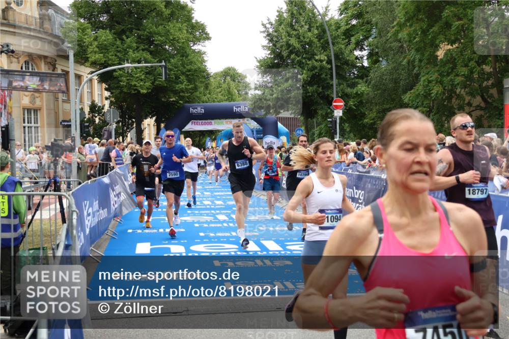 29.06.2025 - hella hamburg halbmarathon Zöllner http://msf.ph/oto/8198021 29.06.2025 10:46:20 Ziel 1569, 1600, 2048, 2590, 3056, 4949, 6388, 6691, 8142, 9497, 10796, 11094, 14200, 14262, 17190, 18118, 18797 meine-sportfotos.de