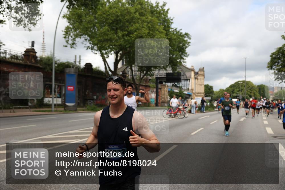 29.06.2025 - hella hamburg halbmarathon Yannick Fuchs http://msf.ph/oto/8198024 29.06.2025 10:44:30 20KM 1119, 1321, 1399, 1507, 1630, 2020, 2234, 3296, 3852, 3947, 4127, 4346, 5115, 5894, 6662, 6712, 6795, 7176, 7583, 7930, 7932, 8153, 8313, 8572, 8657, 8704, 9303, 10371, 10750, 11356, 11455, 11607, 12235, 12527, 12624, 13008, 13282, 13609, 13758, 13812, 13875, 14034, 14257, 15803, 15950, 16000, 16242, 16716, 16732, 16806, 17179, 17247, 17319, 17384, 18066, 18228, 18229, 18370, 18499, 18657, 18658, 18811, 18884 meine-sportfotos.de