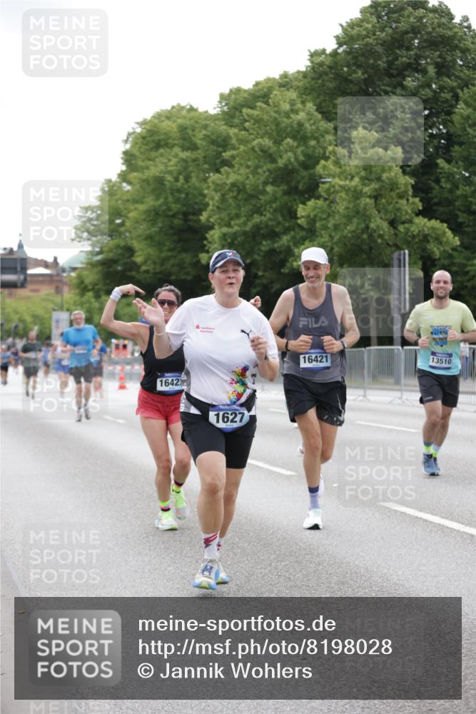 29.06.2025 - hella hamburg halbmarathon Jannik Wohlers http://msf.ph/oto/8198028 29.06.2025 10:24:55 Lombardsbrücke 1627, 2278, 3920, 3961, 3963, 5564, 5814, 6869, 8083, 8962, 9927, 11157, 11662, 11921, 13510, 14086, 15016, 15119, 15679, 16421, 16422 meine-sportfotos.de