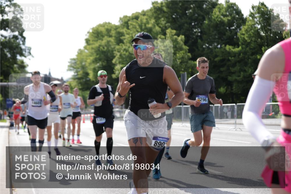 29.06.2025 - hella hamburg halbmarathon Jannik Wohlers http://msf.ph/oto/8198034 29.06.2025 09:47:21 Lombardsbrücke 1164, 1217, 2196, 2296, 2404, 2851, 5092, 5923, 8084, 8395, 8901, 10968, 11019, 11559, 12462, 12751, 13029, 13419, 13514, 13798, 14601, 14952, 15965, 16123, 16964, 17154, 17306, 18159, 18216, 18419, 18687, 18689 meine-sportfotos.de