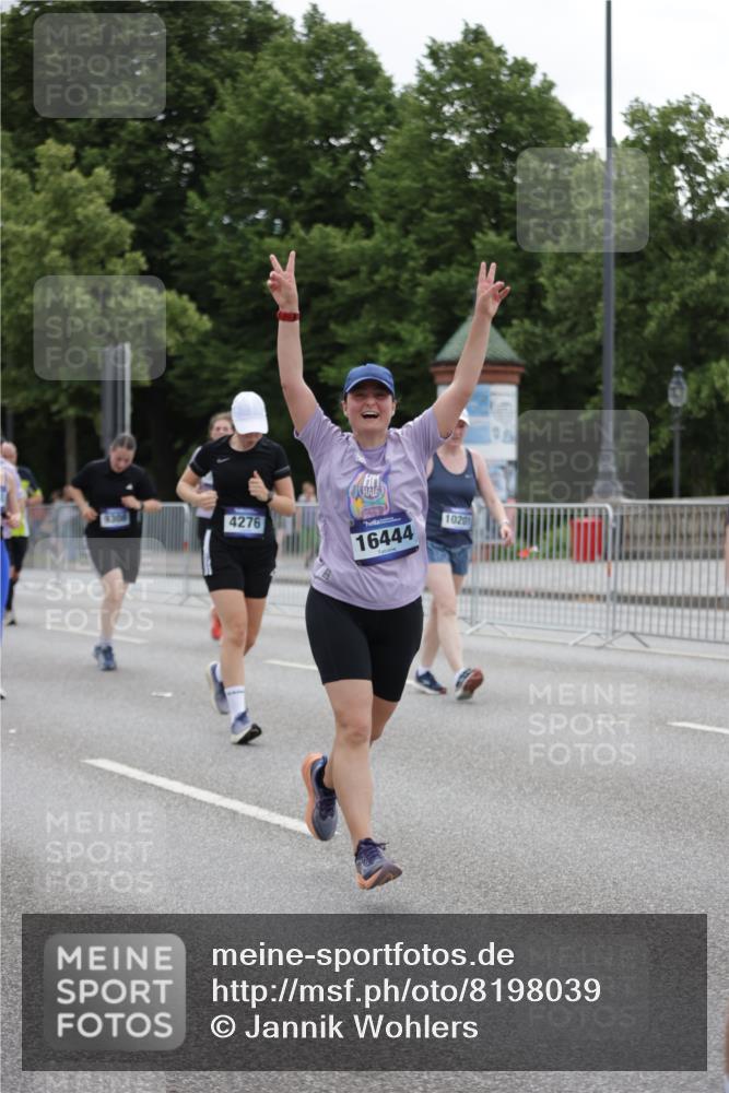29.06.2025 - hella hamburg halbmarathon Jannik Wohlers http://msf.ph/oto/8198039 29.06.2025 11:15:00 Lombardsbrücke 2283, 2392, 2472, 2476, 2542, 3603, 3902, 3973, 3974, 4112, 4276, 4280, 5960, 6904, 7060, 7372, 7655, 7683, 7697, 8776, 8979, 8988, 9308, 9859, 10201, 10456, 11061, 12825, 12925, 12926, 13067, 13476, 13938, 14161, 14187, 16444, 17124, 17209, 17755, 18553, 18711, 18847, 18968 meine-sportfotos.de