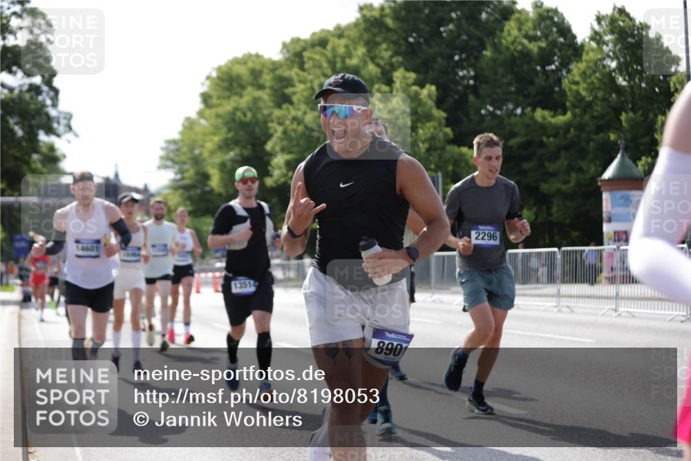 29.06.2025 - hella hamburg halbmarathon Jannik Wohlers http://msf.ph/oto/8198053 29.06.2025 09:47:21 Lombardsbrücke 1164, 1217, 2196, 2296, 2404, 2851, 5092, 5923, 8084, 8395, 8901, 10968, 11019, 11559, 12462, 12751, 13029, 13419, 13514, 13798, 14601, 14952, 15965, 16123, 16964, 17154, 17306, 18159, 18216, 18419, 18687, 18689 meine-sportfotos.de