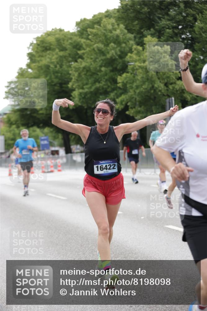29.06.2025 - hella hamburg halbmarathon Jannik Wohlers http://msf.ph/oto/8198098 29.06.2025 10:24:56 Lombardsbrücke 1627, 2278, 3920, 3961, 3963, 5564, 5814, 6869, 8962, 9927, 11157, 11662, 11921, 13510, 13842, 14086, 15016, 15119, 15679, 16421, 16422 meine-sportfotos.de