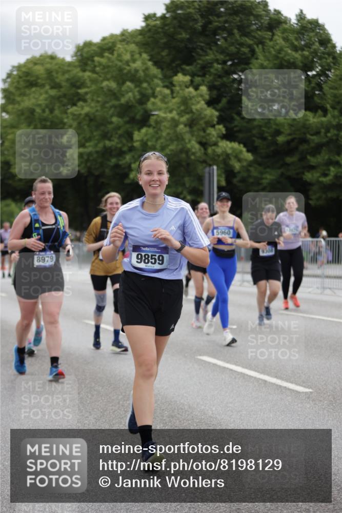 29.06.2025 - hella hamburg halbmarathon Jannik Wohlers http://msf.ph/oto/8198129 29.06.2025 11:15:01 Lombardsbrücke 2283, 2392, 2434, 2472, 2476, 2542, 3603, 3902, 3973, 3974, 4112, 4276, 4280, 5960, 6274, 7372, 7655, 7683, 7697, 8776, 8979, 8988, 9308, 9859, 10201, 10456, 10607, 11061, 12825, 12925, 12926, 13067, 14161, 14187, 16444, 17124, 17209, 17755, 18553, 18711, 18847, 18968 meine-sportfotos.de