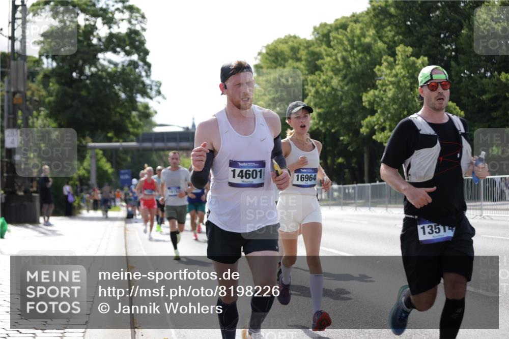 29.06.2025 - hella hamburg halbmarathon Jannik Wohlers http://msf.ph/oto/8198226 29.06.2025 09:47:22 Lombardsbrücke 1164, 1217, 2196, 2296, 2404, 2851, 5092, 5923, 8084, 8395, 8901, 9944, 10968, 11019, 11559, 12462, 12751, 13419, 13514, 13798, 14601, 14952, 15965, 16123, 16964, 17154, 17306, 18159, 18216, 18419, 18687, 18689 meine-sportfotos.de