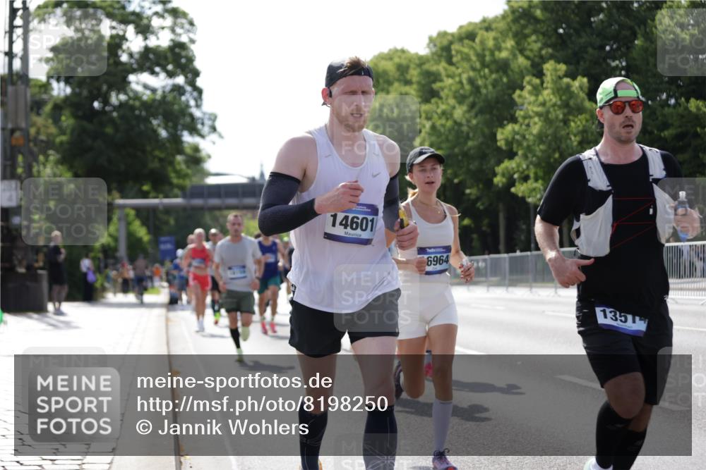 29.06.2025 - hella hamburg halbmarathon Jannik Wohlers http://msf.ph/oto/8198250 29.06.2025 09:47:22 Lombardsbrücke 1164, 1217, 2196, 2296, 2404, 2851, 5092, 5923, 8084, 8395, 8901, 9944, 10968, 11019, 11559, 12462, 12751, 13419, 13514, 13798, 14601, 14952, 15965, 16123, 16964, 17154, 17306, 18159, 18216, 18419, 18687, 18689 meine-sportfotos.de