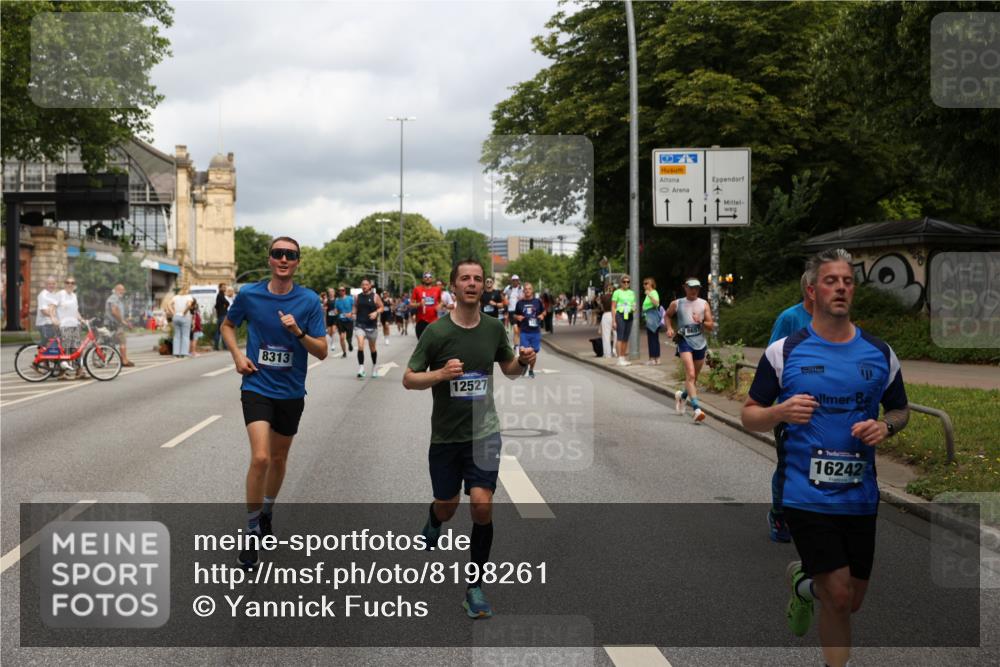29.06.2025 - hella hamburg halbmarathon Yannick Fuchs http://msf.ph/oto/8198261 29.06.2025 10:44:32 20KM 1119, 1321, 1399, 1466, 1507, 1630, 1750, 1817, 2234, 3296, 3947, 4127, 4346, 5115, 5894, 6027, 6662, 6712, 6795, 7176, 7583, 7930, 7932, 8153, 8313, 8572, 8657, 8704, 10371, 10750, 11356, 11455, 11607, 12235, 12527, 12624, 13008, 13282, 13609, 13687, 13701, 13758, 13812, 13875, 14034, 14257, 15362, 15803, 15950, 16242, 16716, 16732, 16806, 17179, 17247, 17319, 17384, 18066, 18228, 18370, 18394, 18499, 18657, 18658, 18811, 18884 meine-sportfotos.de