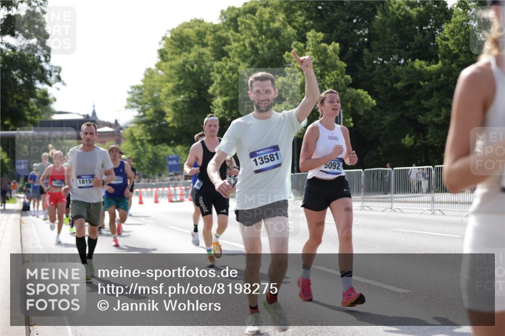 29.06.2025 - hella hamburg halbmarathon Jannik Wohlers http://msf.ph/oto/8198275 29.06.2025 09:47:24 Lombardsbrücke 1164, 2196, 2296, 5092, 5923, 8084, 8901, 9178, 9944, 10384, 10968, 11019, 11559, 12462, 12751, 12865, 13419, 13514, 13798, 14601, 14952, 15965, 16123, 16964, 17154, 17306, 18159, 18216, 18687, 18689 meine-sportfotos.de
