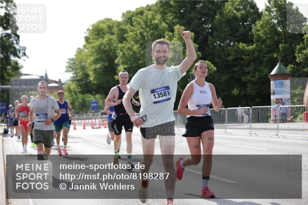 29.06.2025 - hella hamburg halbmarathon Jannik Wohlers http://msf.ph/oto/8198287 29.06.2025 09:47:24 Lombardsbrücke 1164, 2196, 2296, 5092, 5923, 8084, 8901, 9178, 9944, 10384, 10968, 11019, 11559, 12462, 12751, 12865, 13419, 13514, 13798, 14601, 14952, 15965, 16123, 16964, 17154, 17306, 18159, 18216, 18687, 18689 meine-sportfotos.de