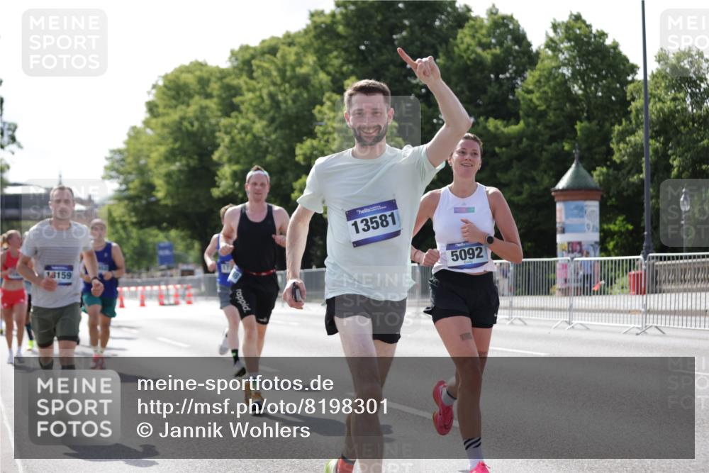 29.06.2025 - hella hamburg halbmarathon Jannik Wohlers http://msf.ph/oto/8198301 29.06.2025 09:47:24 Lombardsbrücke 1164, 2196, 2296, 5092, 5923, 8084, 8901, 9178, 9944, 10384, 10968, 11019, 11559, 12462, 12751, 12865, 13419, 13514, 13798, 14601, 14952, 15965, 16123, 16964, 17154, 17306, 18159, 18216, 18687, 18689 meine-sportfotos.de