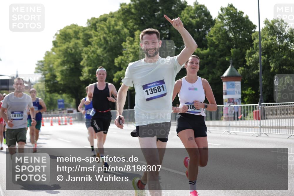 29.06.2025 - hella hamburg halbmarathon Jannik Wohlers http://msf.ph/oto/8198307 29.06.2025 09:47:24 Lombardsbrücke 1164, 2196, 2296, 5092, 5923, 8084, 8901, 9178, 9944, 10384, 10968, 11019, 11559, 12462, 12751, 12865, 13419, 13514, 13798, 14601, 14952, 15965, 16123, 16964, 17154, 17306, 18159, 18216, 18687, 18689 meine-sportfotos.de