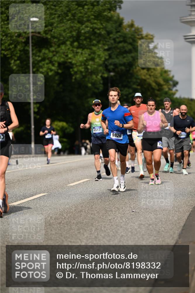 29.06.2025 - hella hamburg halbmarathon Dr. Thomas Lammeyer http://msf.ph/oto/8198332 29.06.2025 10:11:31 Kennedybrücke 1993, 4262, 5242, 5287, 5807, 5845, 5926, 6517, 6518, 6707, 6713, 6715, 6833, 7503, 8585, 9967, 10283, 10700, 10703, 11114, 11394 meine-sportfotos.de
