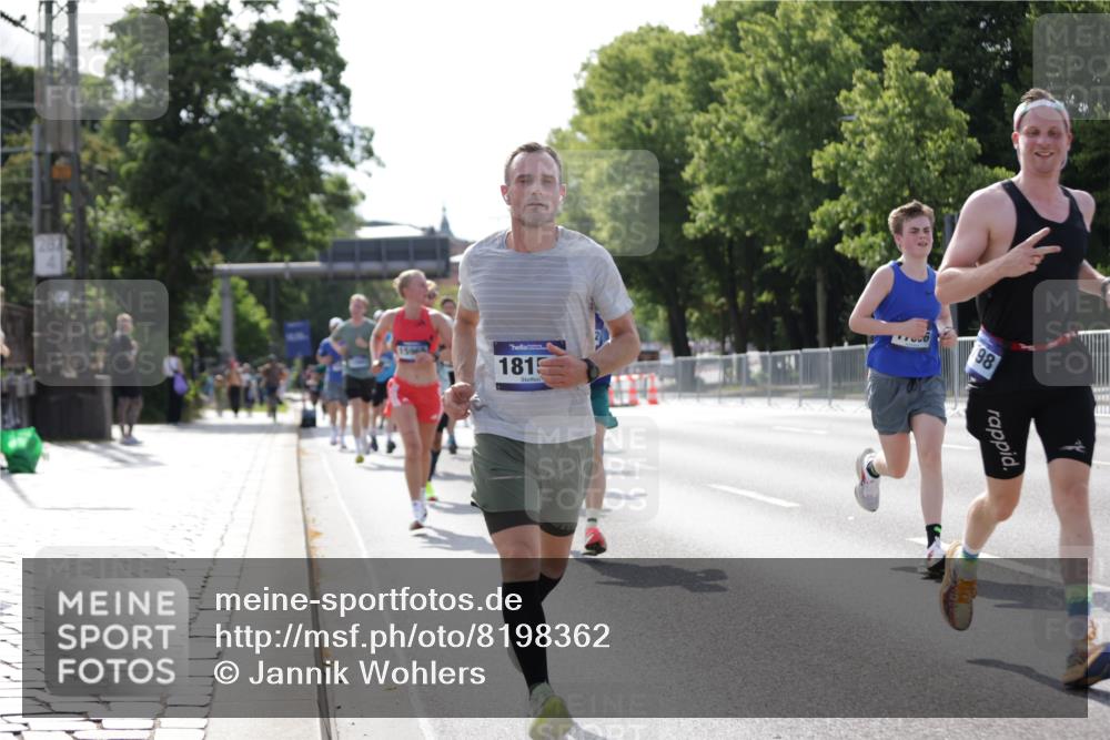 29.06.2025 - hella hamburg halbmarathon Jannik Wohlers http://msf.ph/oto/8198362 29.06.2025 09:47:25 Lombardsbrücke 1164, 2196, 2296, 4602, 5092, 8084, 8901, 9178, 9944, 10384, 10968, 11019, 11559, 11745, 12462, 12751, 12865, 13419, 13514, 13798, 14601, 14952, 15965, 16964, 17154, 17306, 18159, 18216, 18687, 18689, 18841 meine-sportfotos.de