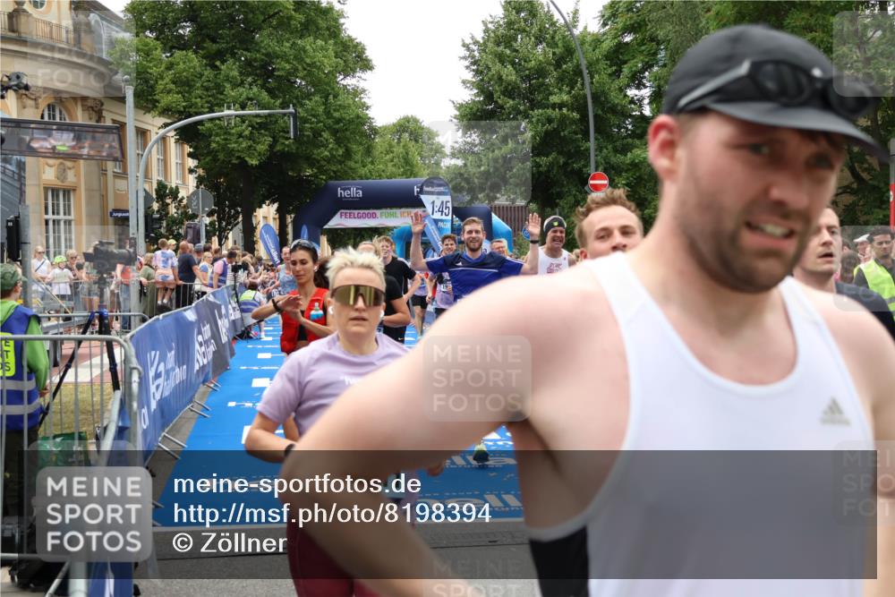 29.06.2025 - hella hamburg halbmarathon Zöllner http://msf.ph/oto/8198394 29.06.2025 10:46:31 Ziel 2222, 2842, 4237, 4497, 6421, 6978, 7335, 8482, 8981, 9232, 9386, 9529, 9786, 11185, 11773, 12891, 14045, 14228, 14482, 15157, 16127, 17281, 17461, 18637, 19209 meine-sportfotos.de