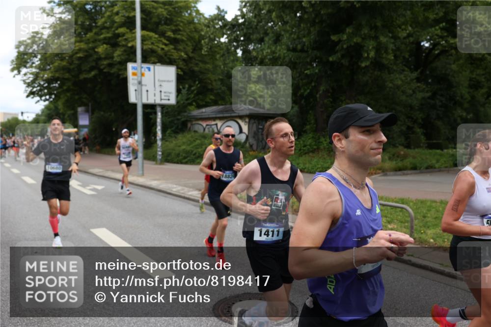 29.06.2025 - hella hamburg halbmarathon Yannick Fuchs http://msf.ph/oto/8198417 29.06.2025 10:31:46 20KM 1411, 2196, 2767, 4860, 4865, 5003, 5092, 5307, 5315, 6123, 6458, 6529, 7310, 7482, 8362, 9178, 9296, 9914, 10680, 10738, 11833, 13141, 13854, 13972, 14387, 14459, 14691, 14934, 15178, 15261, 15939, 16523, 16992, 17024, 17125, 17137, 17306, 17658, 17723, 18062, 18159, 18384, 18824 meine-sportfotos.de