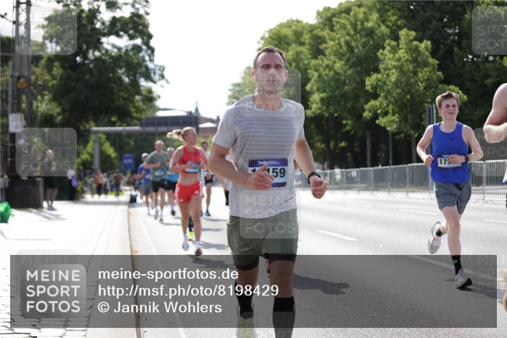 29.06.2025 - hella hamburg halbmarathon Jannik Wohlers http://msf.ph/oto/8198429 29.06.2025 09:47:25 Lombardsbrücke 1164, 2196, 2296, 4602, 5092, 8084, 8901, 9178, 9944, 10384, 10968, 11019, 11559, 11745, 12462, 12751, 12865, 13419, 13514, 13798, 14601, 14952, 15965, 16964, 17154, 17306, 18159, 18216, 18687, 18689, 18841 meine-sportfotos.de