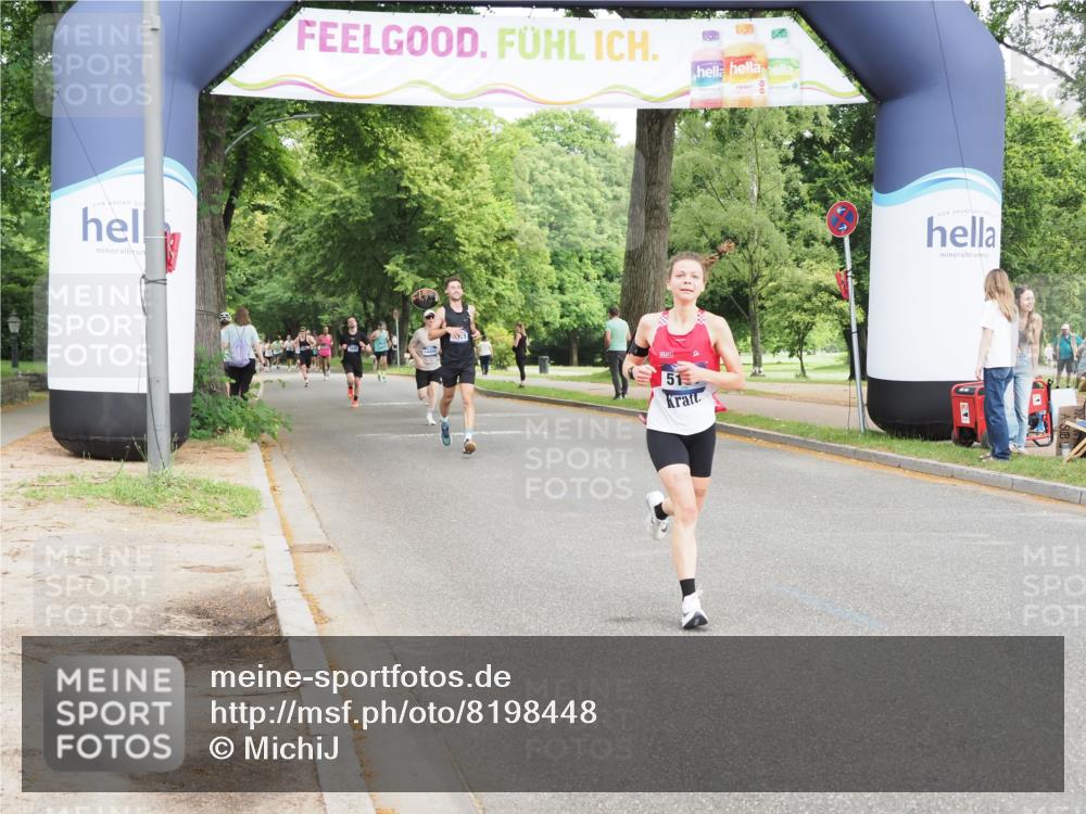 29.06.2025 - hella hamburg halbmarathon MichiJ http://msf.ph/oto/8198448 29.06.2025 10:21:12 Zwischen KM18-KM19 4129, 4698, 5187, 5746, 13617 meine-sportfotos.de