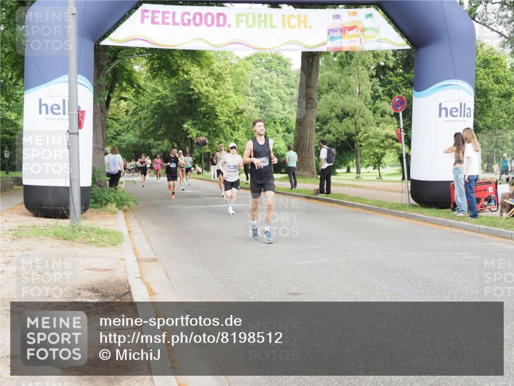 29.06.2025 - hella hamburg halbmarathon MichiJ http://msf.ph/oto/8198512 29.06.2025 10:21:13 Zwischen KM18-KM19 4129, 4698, 5187, 5746, 13617 meine-sportfotos.de