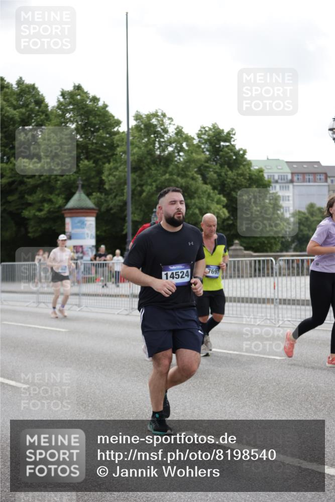 29.06.2025 - hella hamburg halbmarathon Jannik Wohlers http://msf.ph/oto/8198540 29.06.2025 11:15:06 Lombardsbrücke 2434, 2542, 3245, 3603, 4276, 4280, 5389, 5960, 6274, 7683, 7697, 8111, 8347, 8776, 8979, 9308, 9533, 9859, 10607, 10954, 10955, 10976, 11658, 12542, 12626, 12825, 13067, 14103, 14161, 16351, 16444, 17124, 17738, 17755, 17759, 18711, 18847, 18968 meine-sportfotos.de