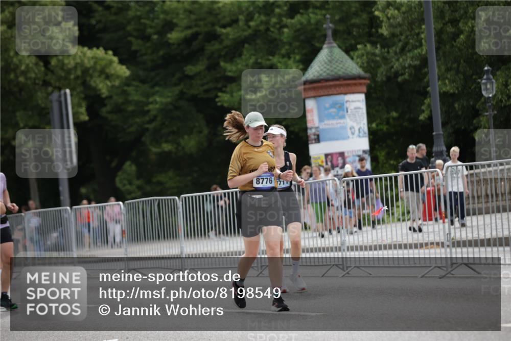 29.06.2025 - hella hamburg halbmarathon Jannik Wohlers http://msf.ph/oto/8198549 29.06.2025 11:15:08 Lombardsbrücke 2434, 2542, 3245, 4276, 4280, 5389, 5960, 6274, 7683, 7697, 8111, 8347, 8776, 8820, 8979, 9308, 9533, 9859, 10607, 10954, 10955, 10976, 11658, 12542, 12626, 12825, 13067, 14103, 14161, 16351, 17011, 17124, 17738, 17755, 17759, 18711, 18847 meine-sportfotos.de