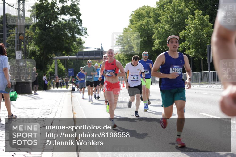 29.06.2025 - hella hamburg halbmarathon Jannik Wohlers http://msf.ph/oto/8198558 29.06.2025 09:47:27 Lombardsbrücke 1164, 1562, 2196, 2296, 4602, 5092, 8084, 8901, 9178, 9944, 10384, 10968, 11019, 11559, 11745, 12462, 12865, 13419, 13514, 13798, 14601, 14934, 14952, 15261, 15965, 16964, 17306, 18159, 18216, 18687, 18689, 18841 meine-sportfotos.de