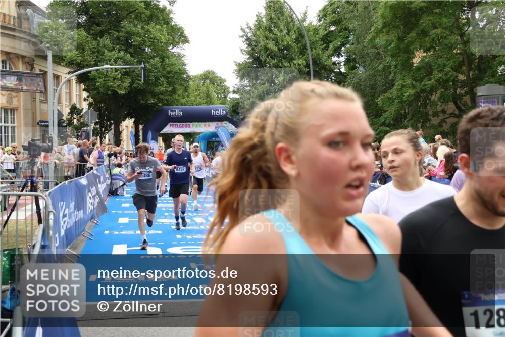 29.06.2025 - hella hamburg halbmarathon Zöllner http://msf.ph/oto/8198593 29.06.2025 10:46:37 Ziel 4497, 5459, 8482, 9051, 9232, 9386, 9529, 13525, 13554, 15026, 15133, 15206, 17281, 17461, 18882 meine-sportfotos.de