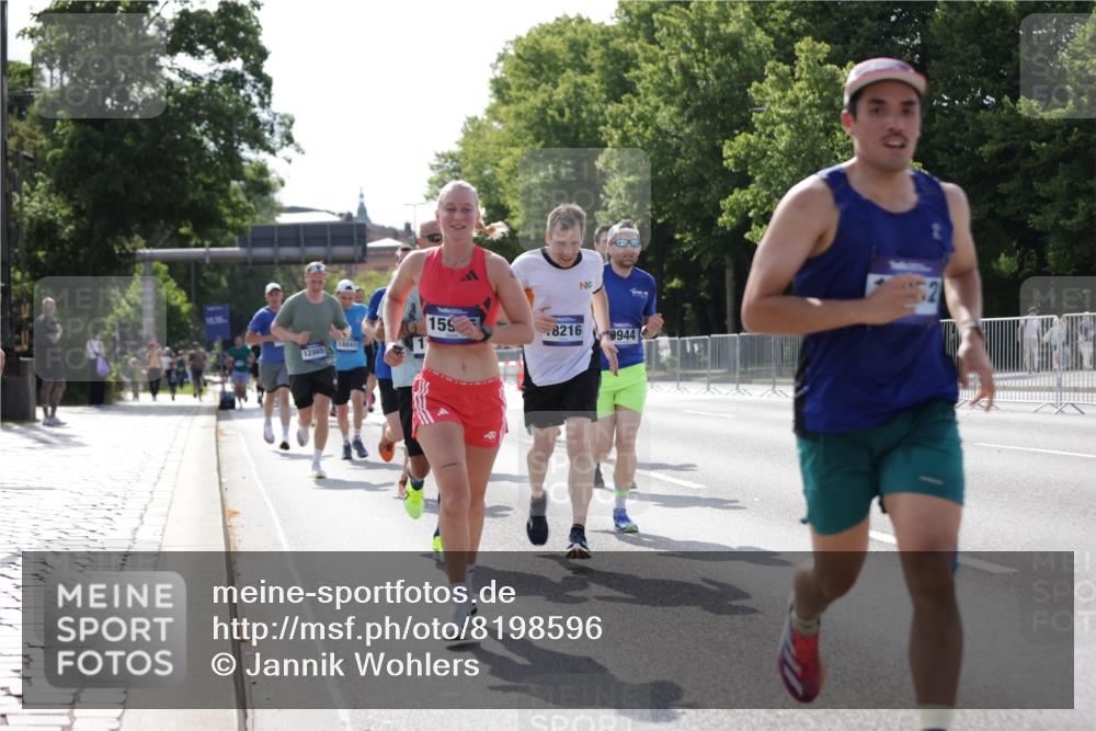 29.06.2025 - hella hamburg halbmarathon Jannik Wohlers http://msf.ph/oto/8198596 29.06.2025 09:47:27 Lombardsbrücke 1164, 1562, 2196, 2296, 4602, 5092, 8084, 8901, 9178, 9944, 10384, 10968, 11019, 11559, 11745, 12462, 12865, 13419, 13514, 13798, 14601, 14934, 14952, 15261, 15965, 16964, 17306, 18159, 18216, 18687, 18689, 18841 meine-sportfotos.de
