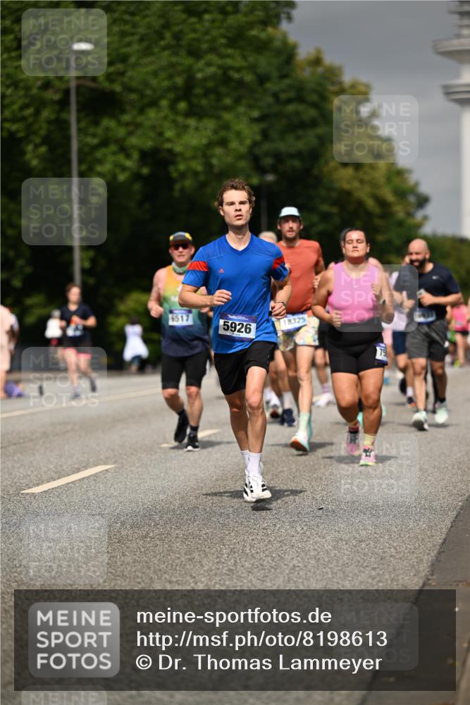 29.06.2025 - hella hamburg halbmarathon Dr. Thomas Lammeyer http://msf.ph/oto/8198613 29.06.2025 10:11:32 Kennedybrücke 1993, 4262, 5242, 5287, 5807, 5845, 5926, 6196, 6517, 6518, 6707, 6713, 6715, 6833, 7503, 8585, 9967, 10283, 10700, 10703, 11114, 11394 meine-sportfotos.de