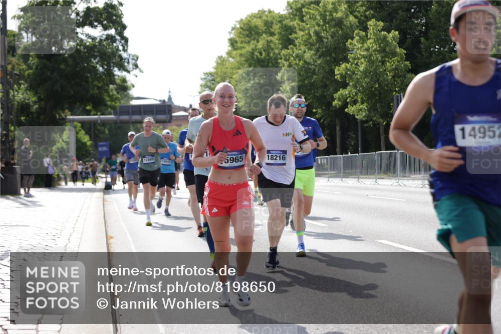 29.06.2025 - hella hamburg halbmarathon Jannik Wohlers http://msf.ph/oto/8198650 29.06.2025 09:47:27 Lombardsbrücke 1164, 1562, 2196, 2296, 4602, 5092, 8084, 8901, 9178, 9944, 10384, 10968, 11019, 11559, 11745, 12462, 12865, 13419, 13514, 13798, 14601, 14934, 14952, 15261, 15965, 16964, 17306, 18159, 18216, 18687, 18689, 18841 meine-sportfotos.de