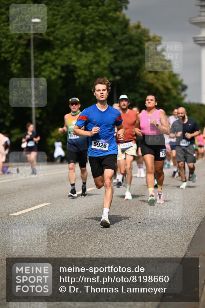 29.06.2025 - hella hamburg halbmarathon Dr. Thomas Lammeyer http://msf.ph/oto/8198660 29.06.2025 10:11:32 Kennedybrücke 1993, 4262, 5242, 5287, 5807, 5845, 5926, 6196, 6517, 6518, 6707, 6713, 6715, 6833, 7503, 8585, 9967, 10283, 10700, 10703, 11114, 11394 meine-sportfotos.de