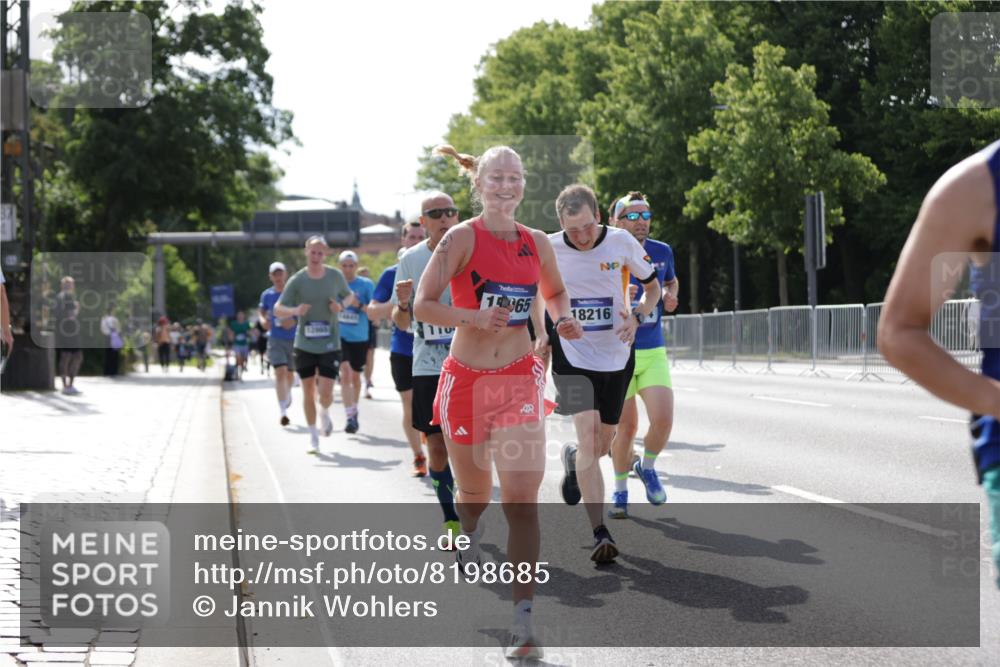 29.06.2025 - hella hamburg halbmarathon Jannik Wohlers http://msf.ph/oto/8198685 29.06.2025 09:47:28 Lombardsbrücke 1164, 1562, 2196, 2296, 4602, 5092, 8901, 9178, 9944, 10384, 10968, 11745, 12462, 12865, 13514, 13798, 13854, 14387, 14601, 14934, 14952, 15261, 15965, 16964, 17306, 18159, 18216, 18573, 18687, 18689, 18841 meine-sportfotos.de