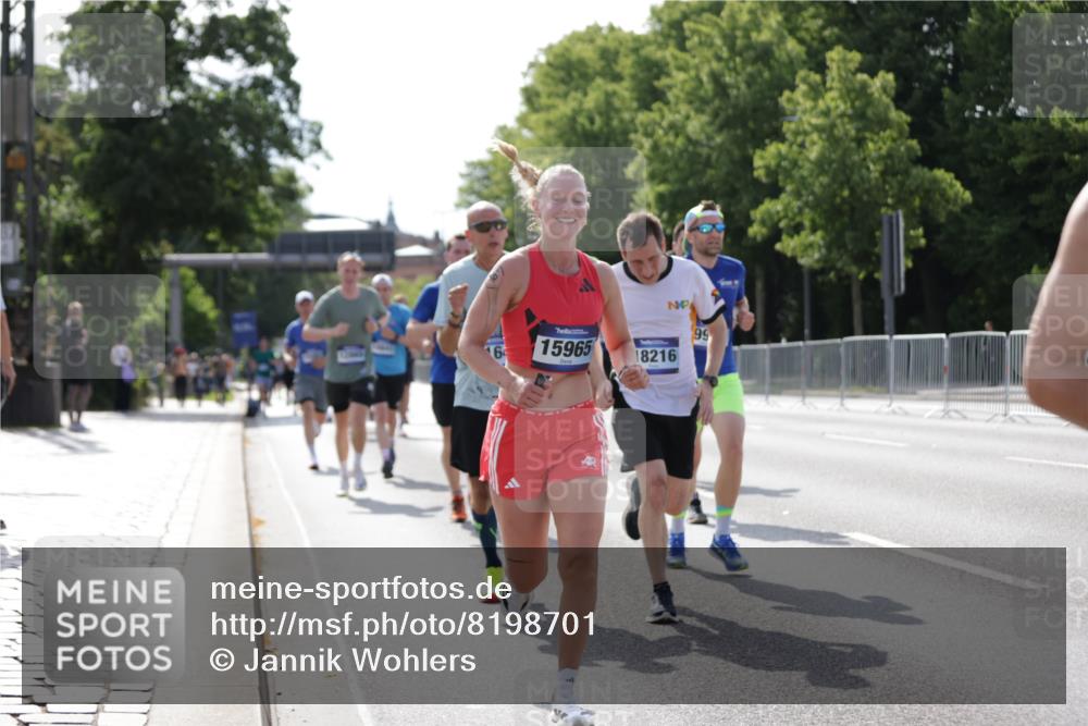 29.06.2025 - hella hamburg halbmarathon Jannik Wohlers http://msf.ph/oto/8198701 29.06.2025 09:47:28 Lombardsbrücke 1164, 1562, 2196, 2296, 4602, 5092, 8901, 9178, 9944, 10384, 10968, 11745, 12462, 12865, 13514, 13798, 13854, 14387, 14601, 14934, 14952, 15261, 15965, 16964, 17306, 18159, 18216, 18573, 18687, 18689, 18841 meine-sportfotos.de